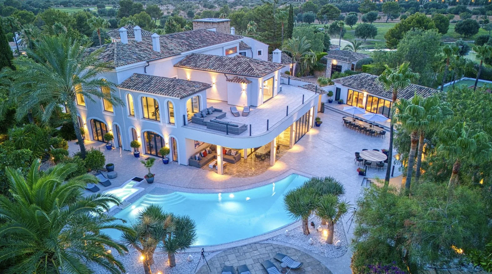 Palma luxury penthouse representing Majorca's €3M+ property market for 2025-2026 investment analysis